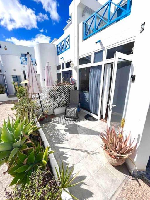 17 Puerto Del Carmen Blueshark Apartment Exterior photo